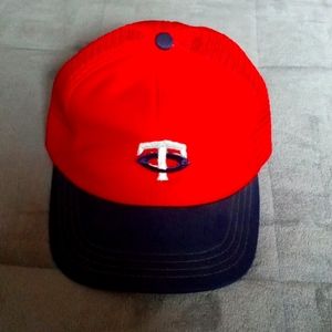 Twins retro trucker hat